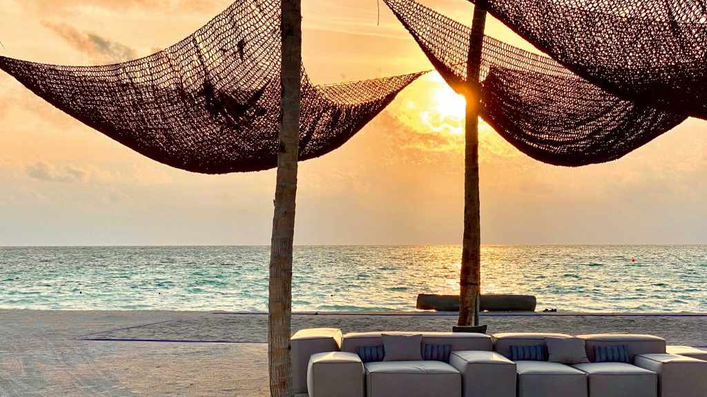 9 Incredible and luxurious Hotels in Abu Dhabi That Will Blow Your Mind 82996